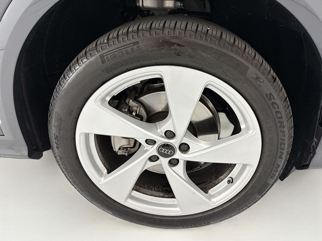 Thumbnail: 2025 Audi Q5 - 31