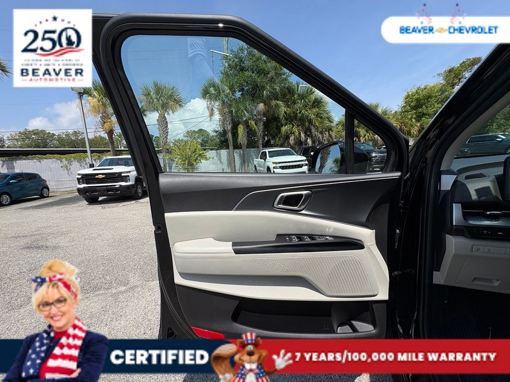 Used 2024 Kia Carnival Van