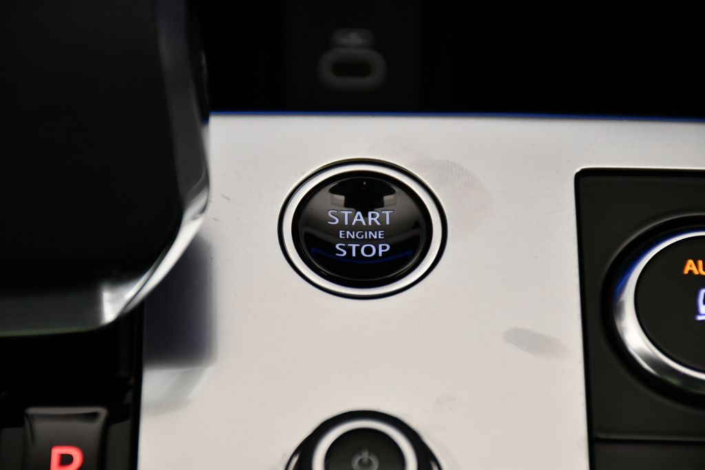 Thumbnail: 2022 Land Rover Range Rover - 28