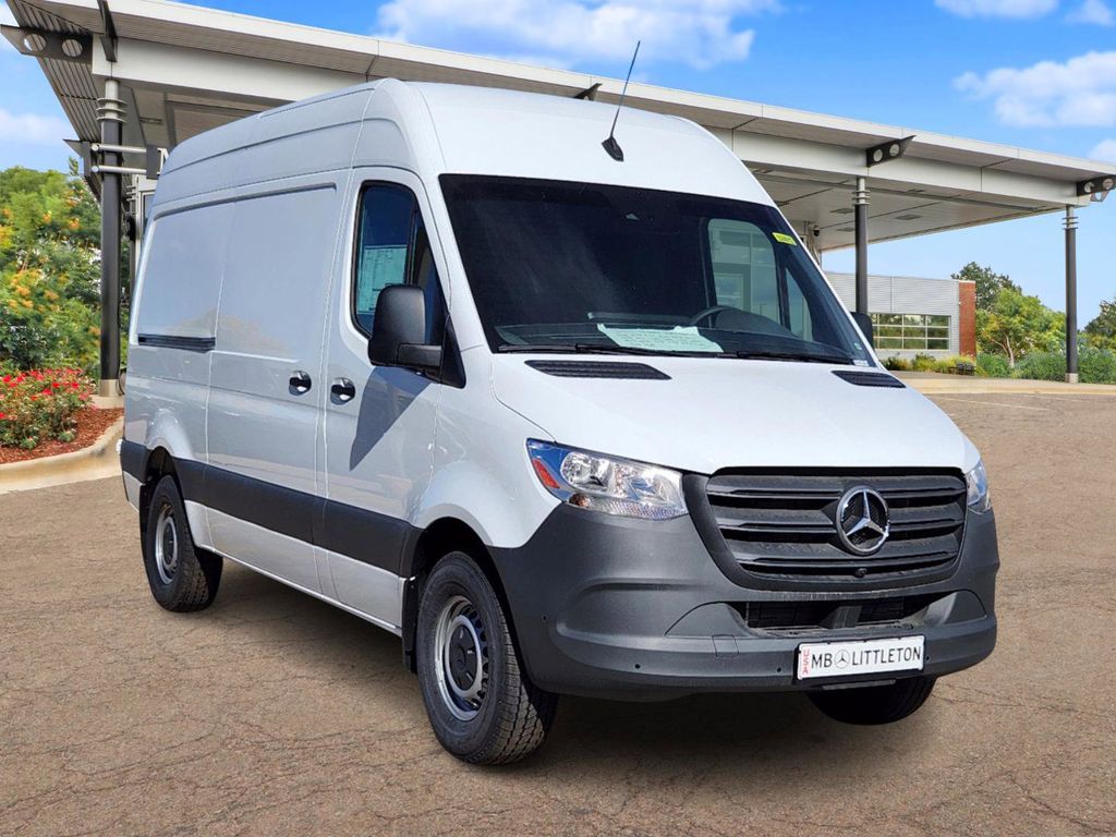 2024 Mercedes-Benz Sprinter 2500 Cargo 144 WB 2