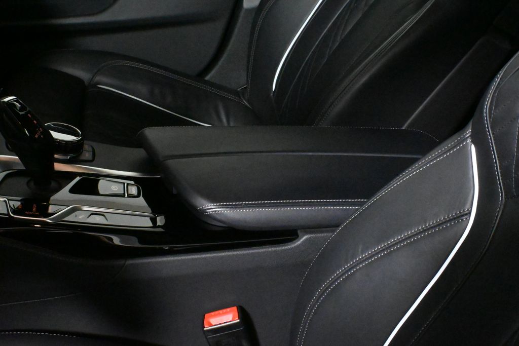 Thumbnail: 2023 BMW 5 Series - 26
