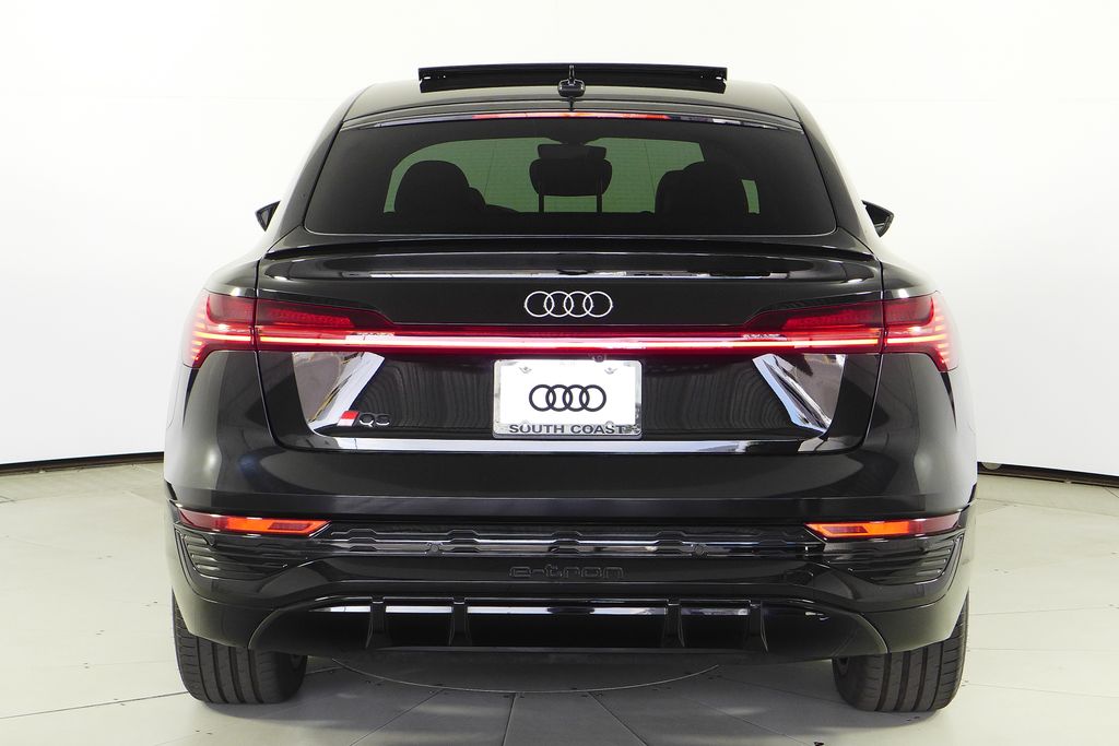 Thumbnail: 2024 Audi Q8 e-tron - 8