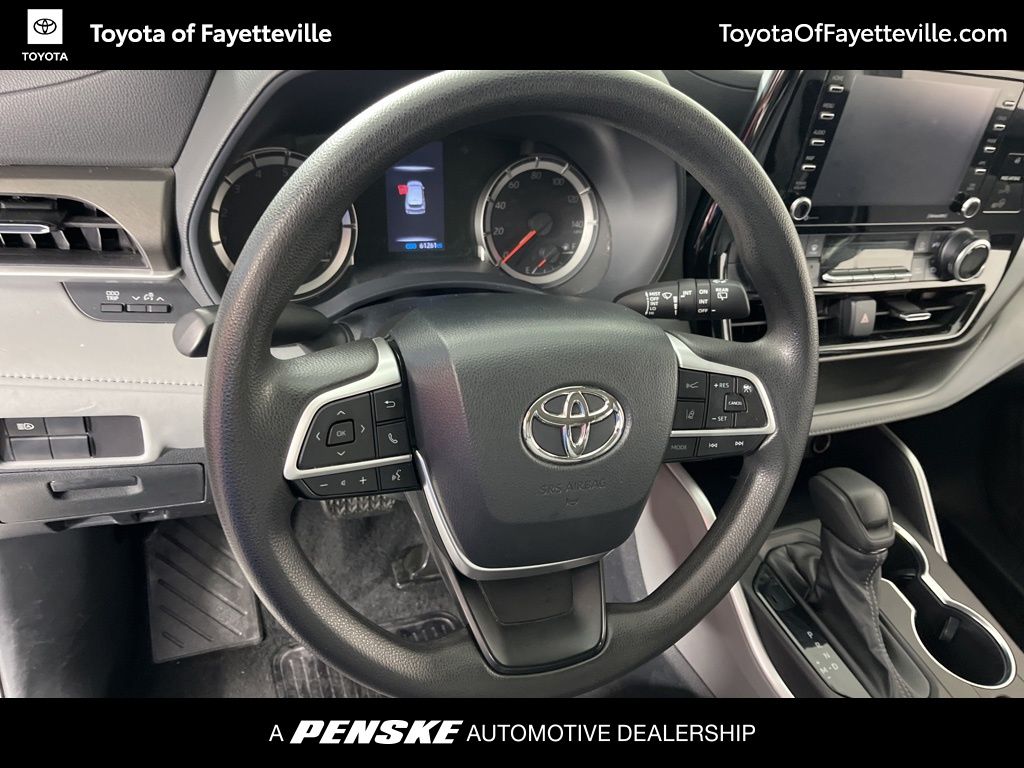 Thumbnail: 2022 Toyota Highlander - 24