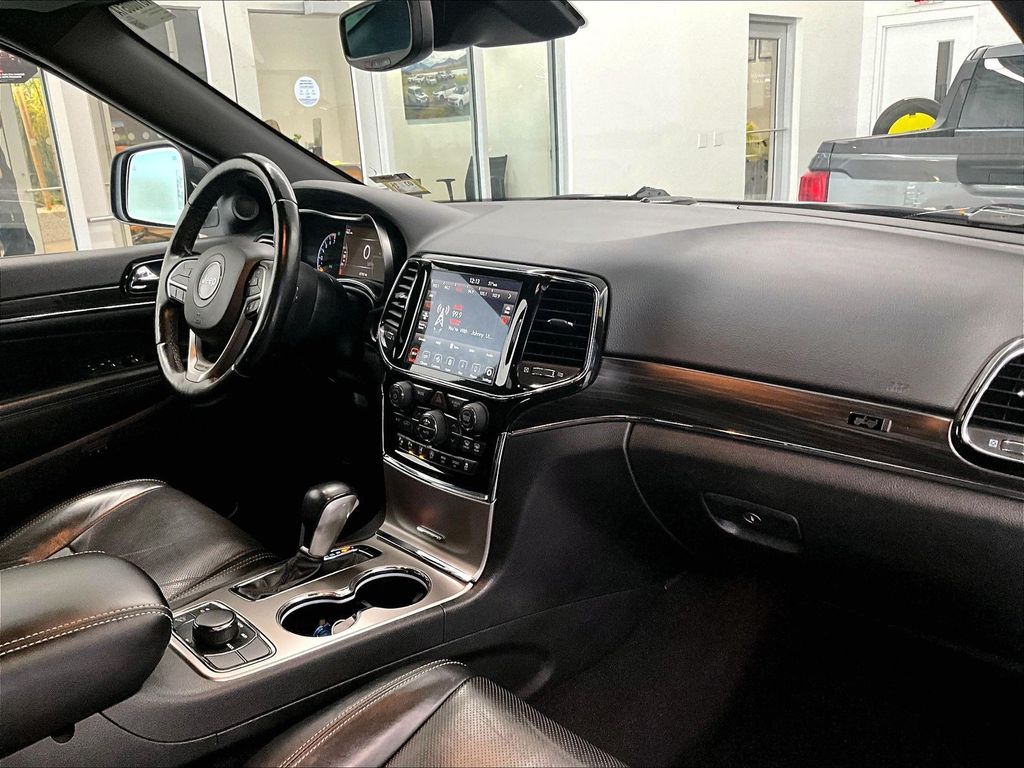 2021 Jeep Grand Cherokee — photo 14