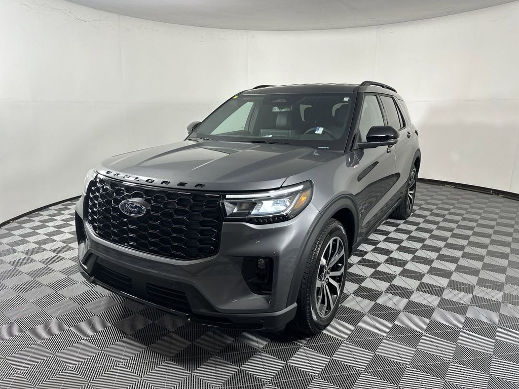 2025 Ford Explorer ST-Line 3