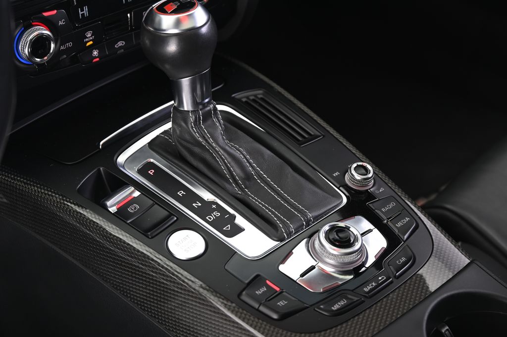 Thumbnail: 2013 Audi S5 - 31