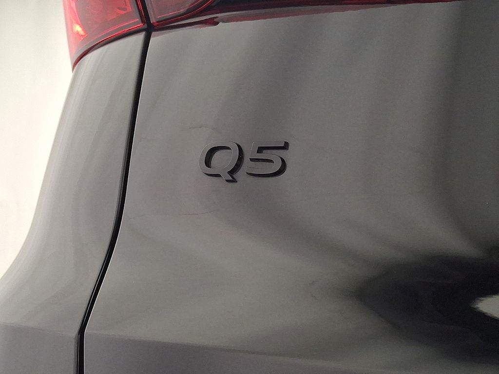Thumbnail: 2025 Audi Q5 - 30