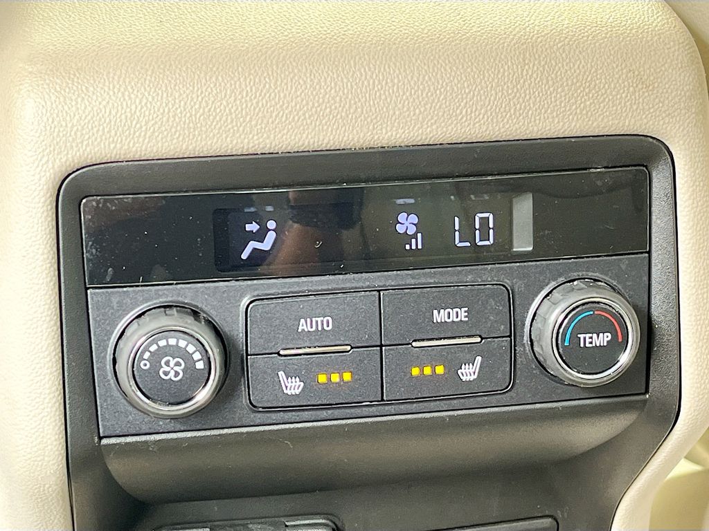 Used 2022 Red GMC Denali image 28