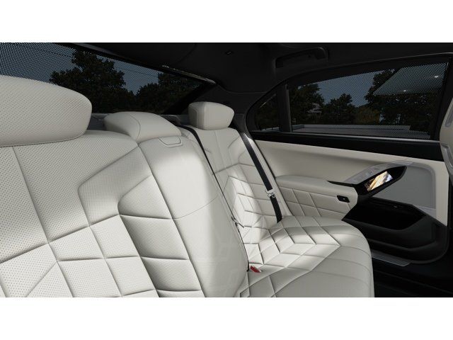 Thumbnail: 2026 BMW 7 Series - 12