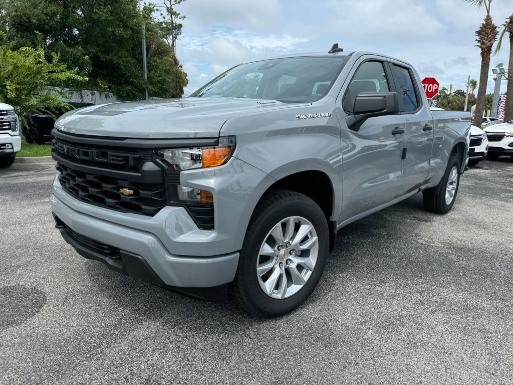 2025 Chevrolet Silverado 1500 Custom 4