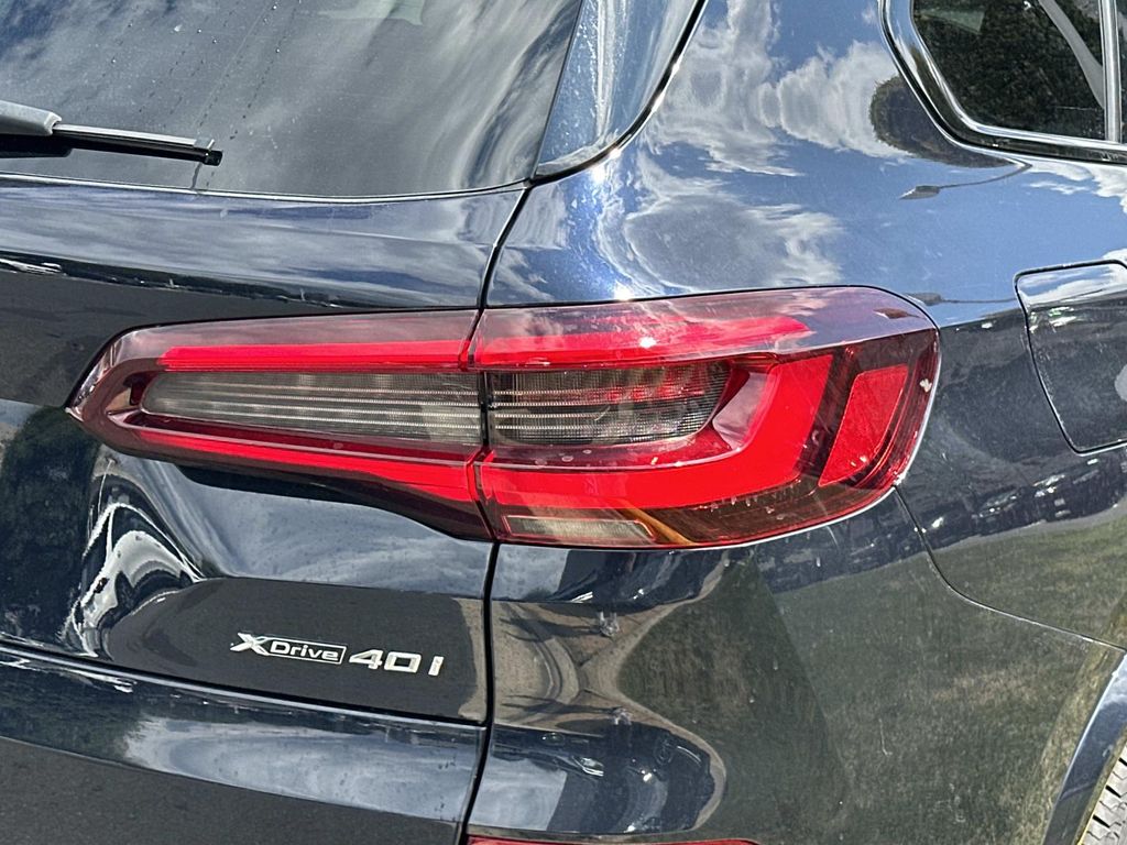 Thumbnail: 2022 BMW X5 - 7