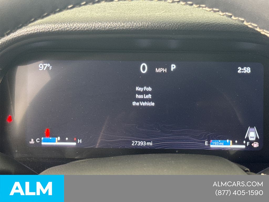 Used 2025 White Jeep Altitude image 29