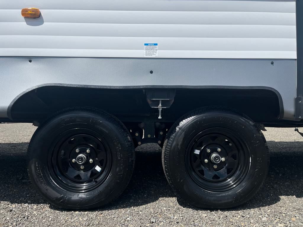 2025 Prime Time Avenger 25 MKB Travel Trailer