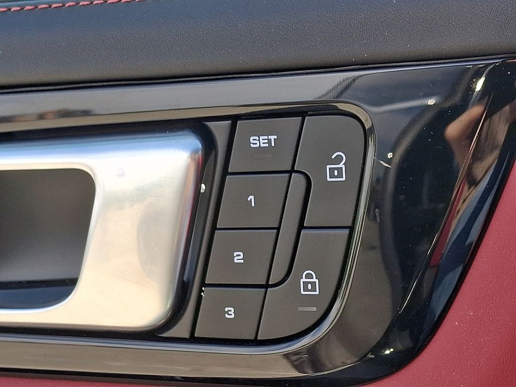 Thumbnail: 2023 Porsche Cayenne - 29