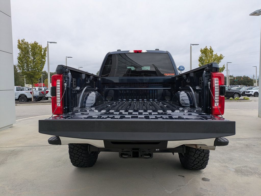 2025 Ford F-250 Black Widow