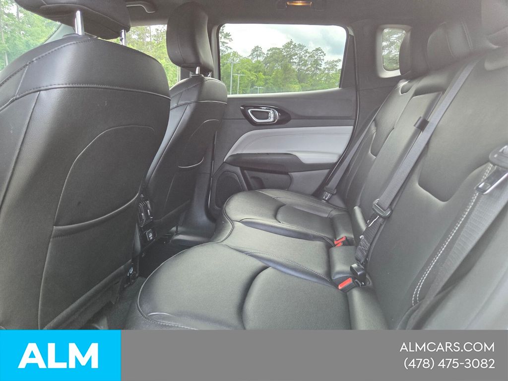 Used 2025 White Jeep Limited image 7