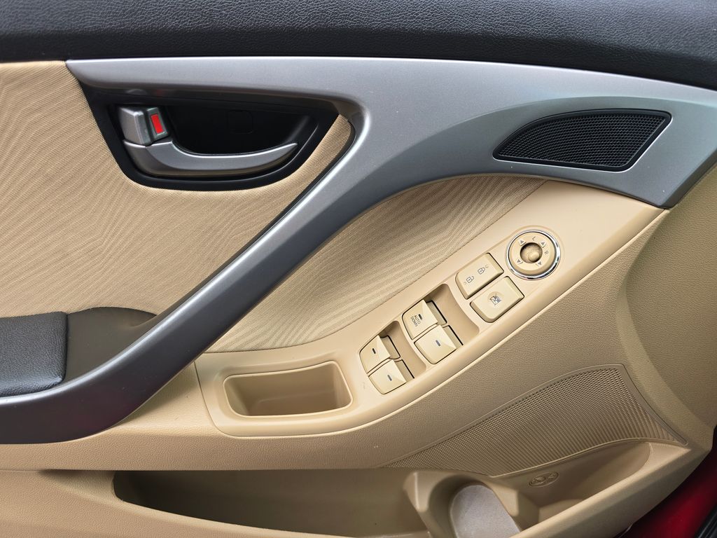 2013 Hyundai Elantra GLS photo 22