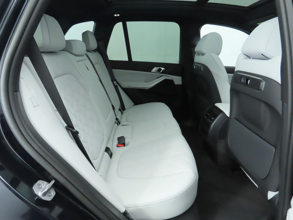 2026 BMW X5 sDrive40i 24