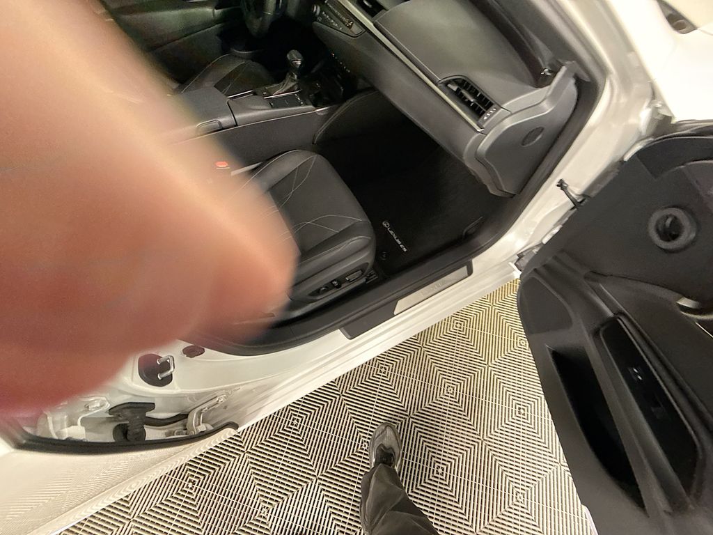 Thumbnail: 2019 Lexus ES - 29