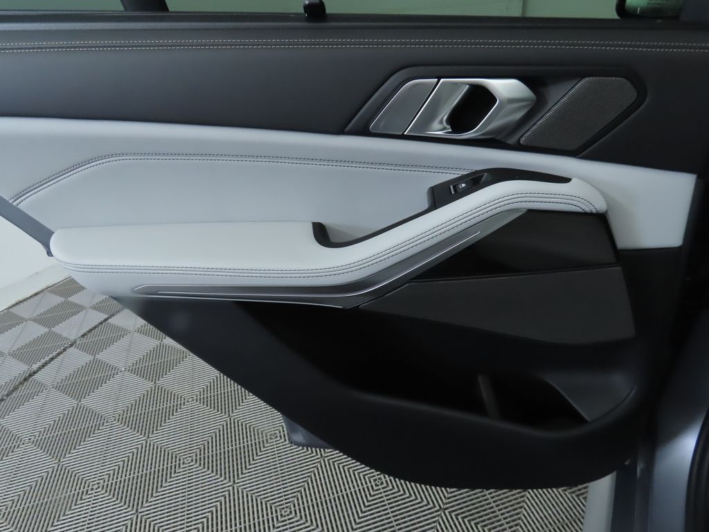 Thumbnail: 2026 BMW X5 - 27