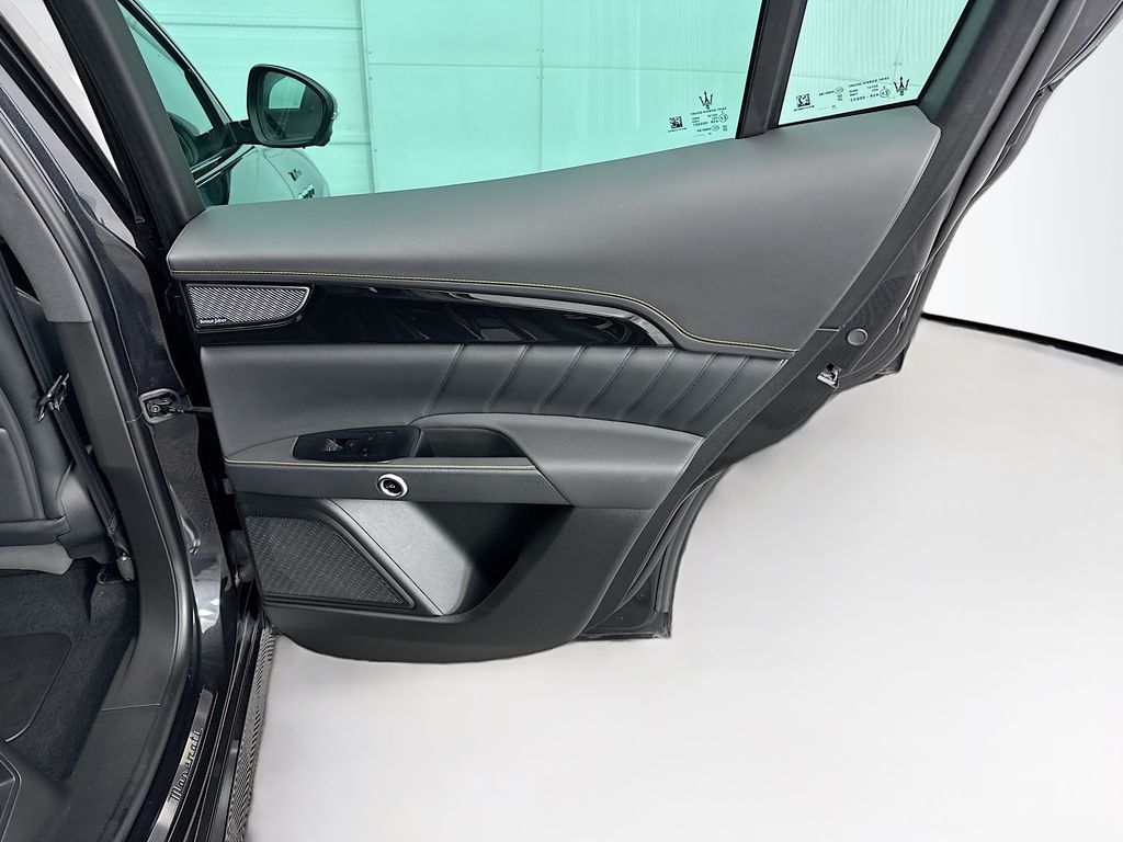 Thumbnail: 2023 Maserati Grecale - 26