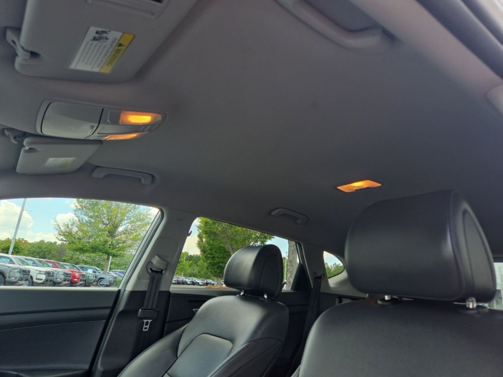 Used 2017 Silver Hyundai SE Plus image 25