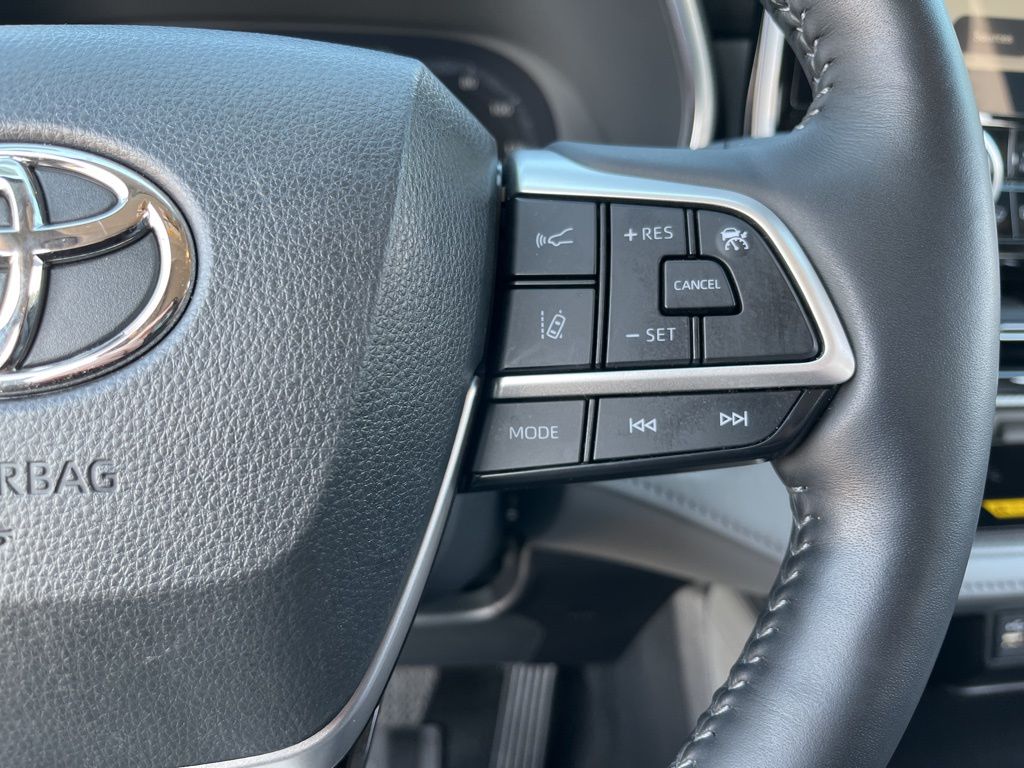 2023 Toyota Highlander Platinum 22