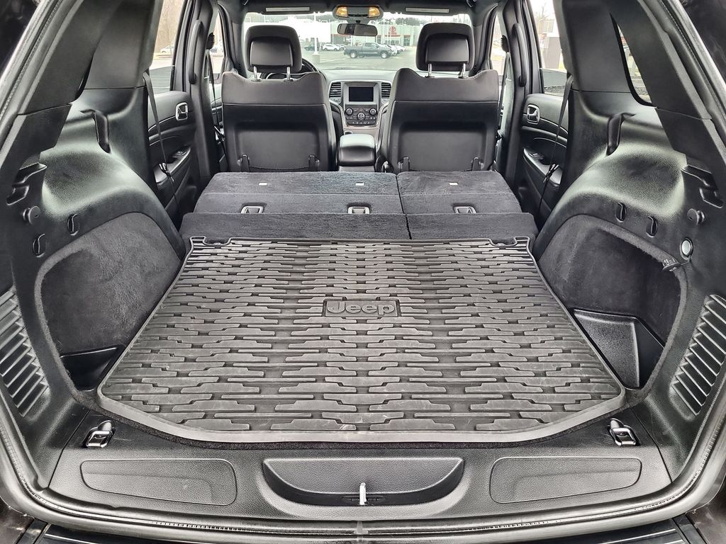 2021 Jeep Grand Cherokee Laredo 21
