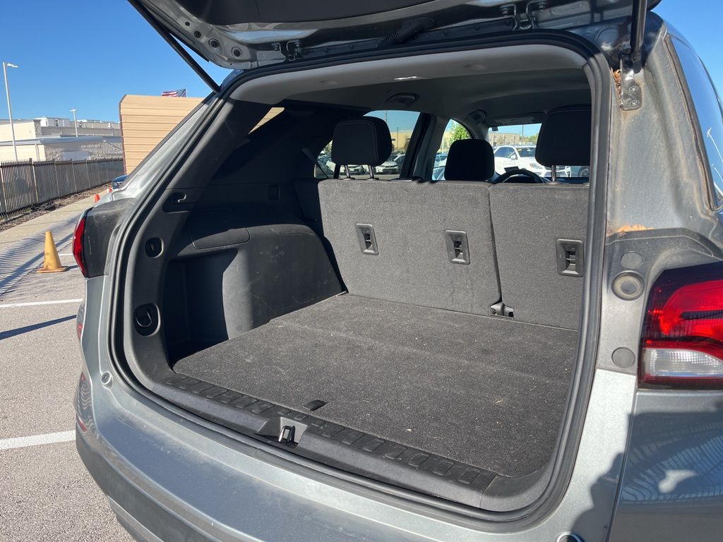 Thumbnail: 2023 Chevrolet Equinox - 10