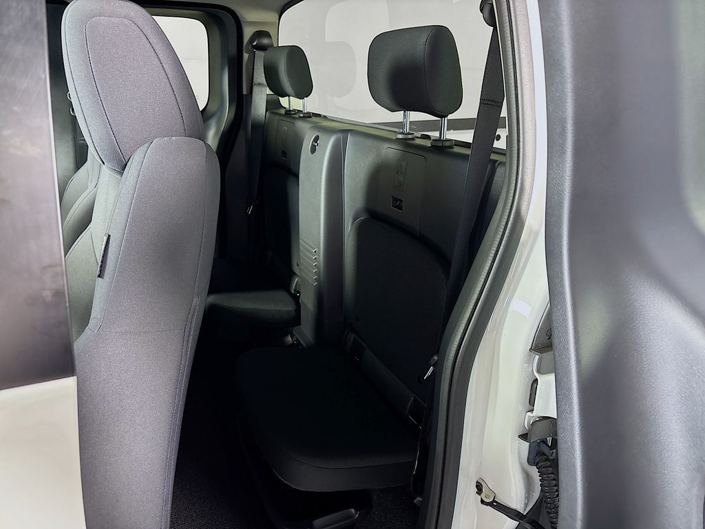 2023 Nissan Frontier S