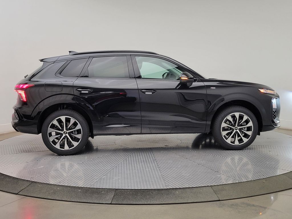 Thumbnail: 2026 Audi Q3 - 6