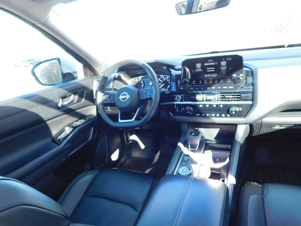 Thumbnail: 2023 Nissan Pathfinder - 7