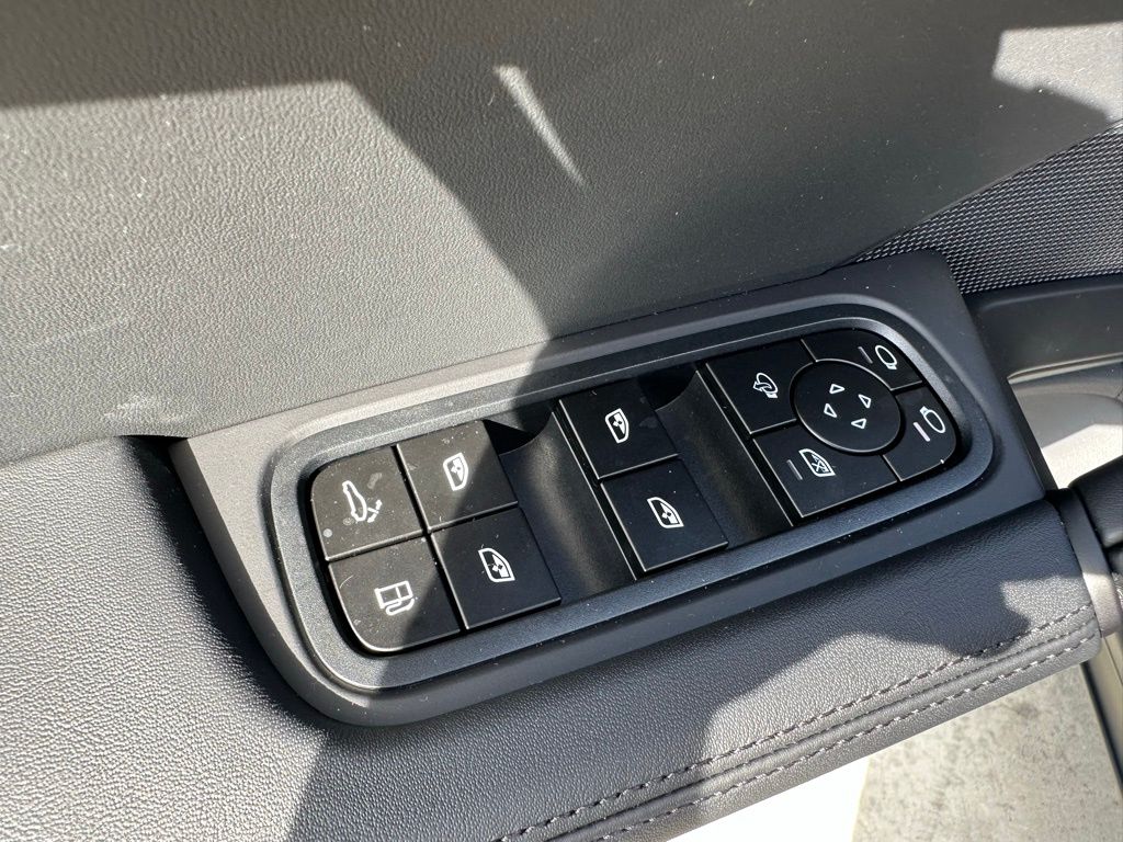 Thumbnail: 2026 Porsche  - 20