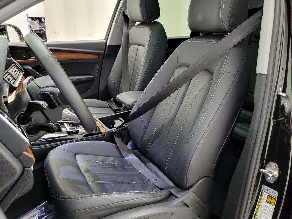 Thumbnail: 2023 Audi Q5 - 25