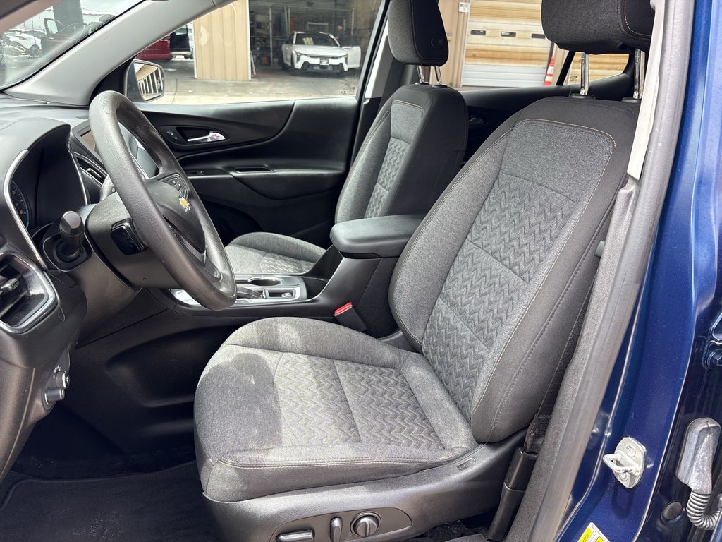 2022 Chevrolet Equinox LT Blue at AutoSavvy Houston Southwest