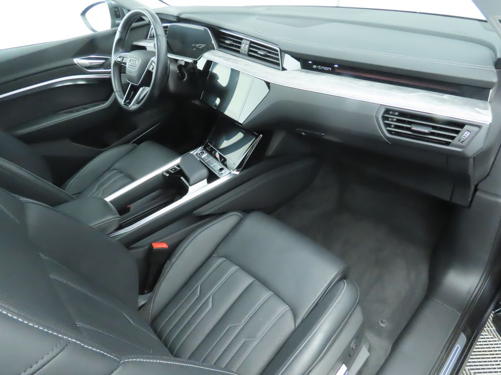 2022 Audi e-tron S Prestige 18