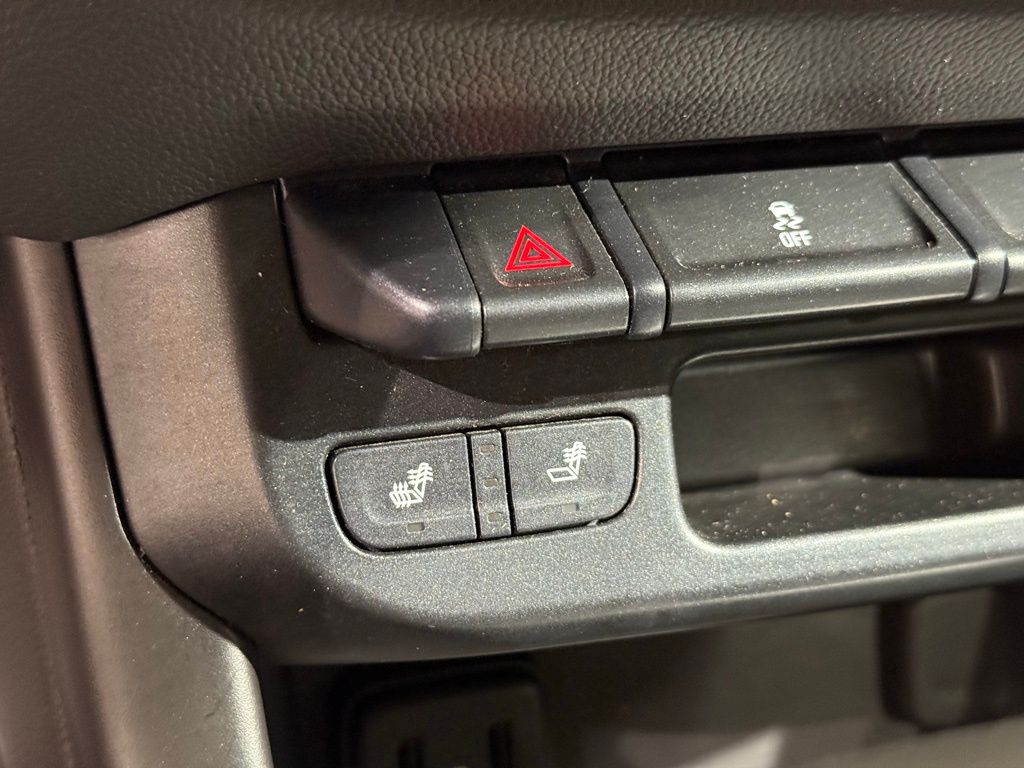 Thumbnail: 2019 Chevrolet Colorado - 20