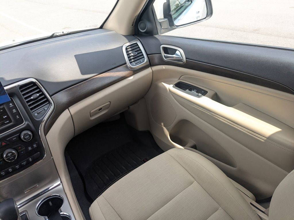 2017 Jeep Grand Cherokee Laredo