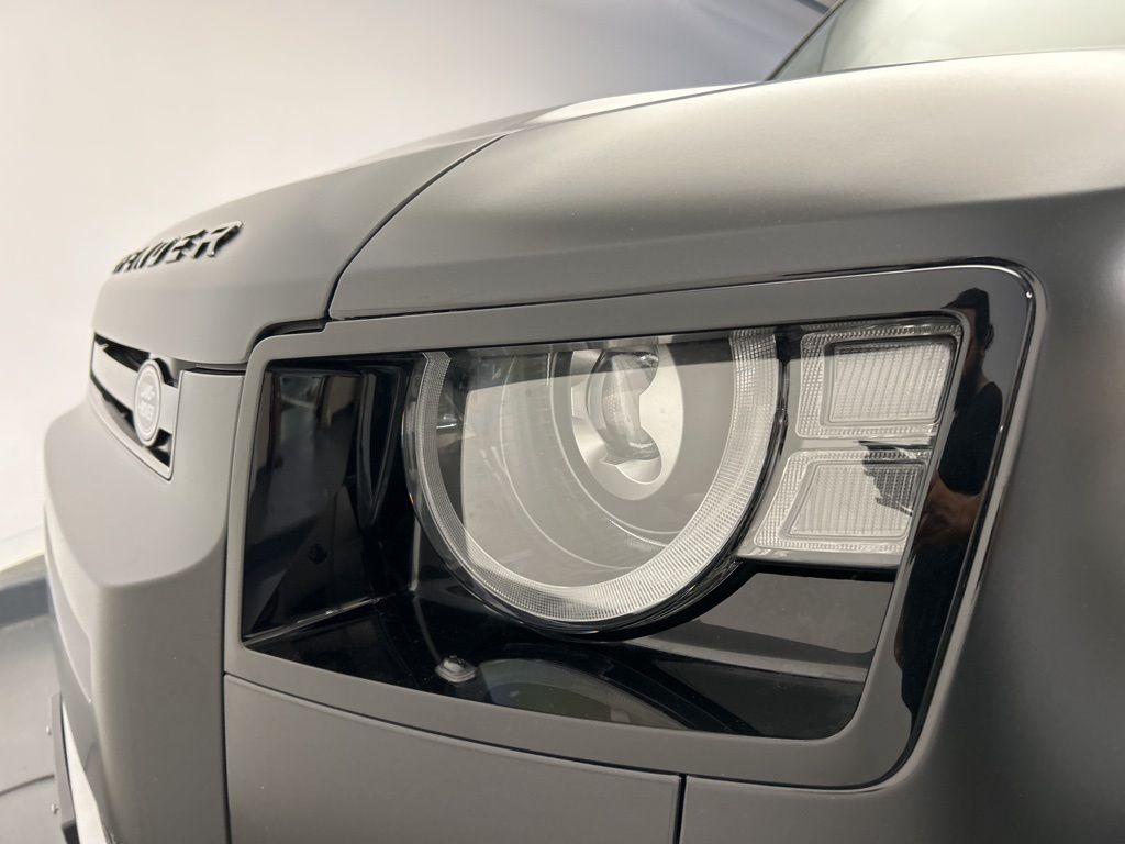 Thumbnail: 2024 Land Rover Defender - 9