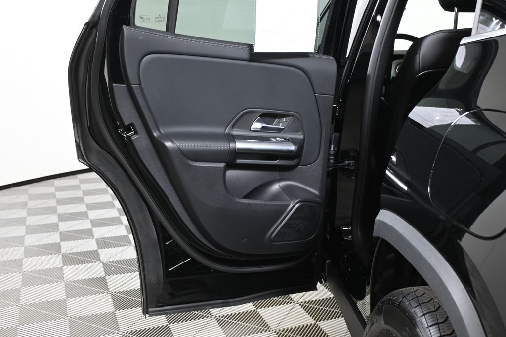 Thumbnail: 2025 Mercedes-Benz GLA - 31