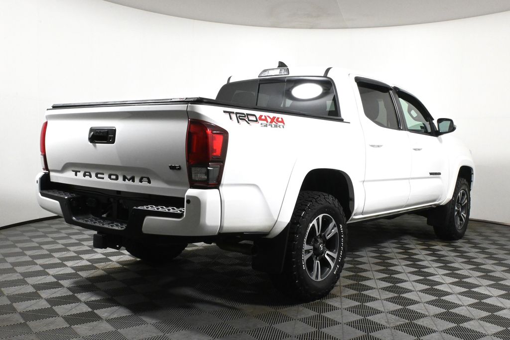 Thumbnail: 2019 Toyota Tacoma - 8
