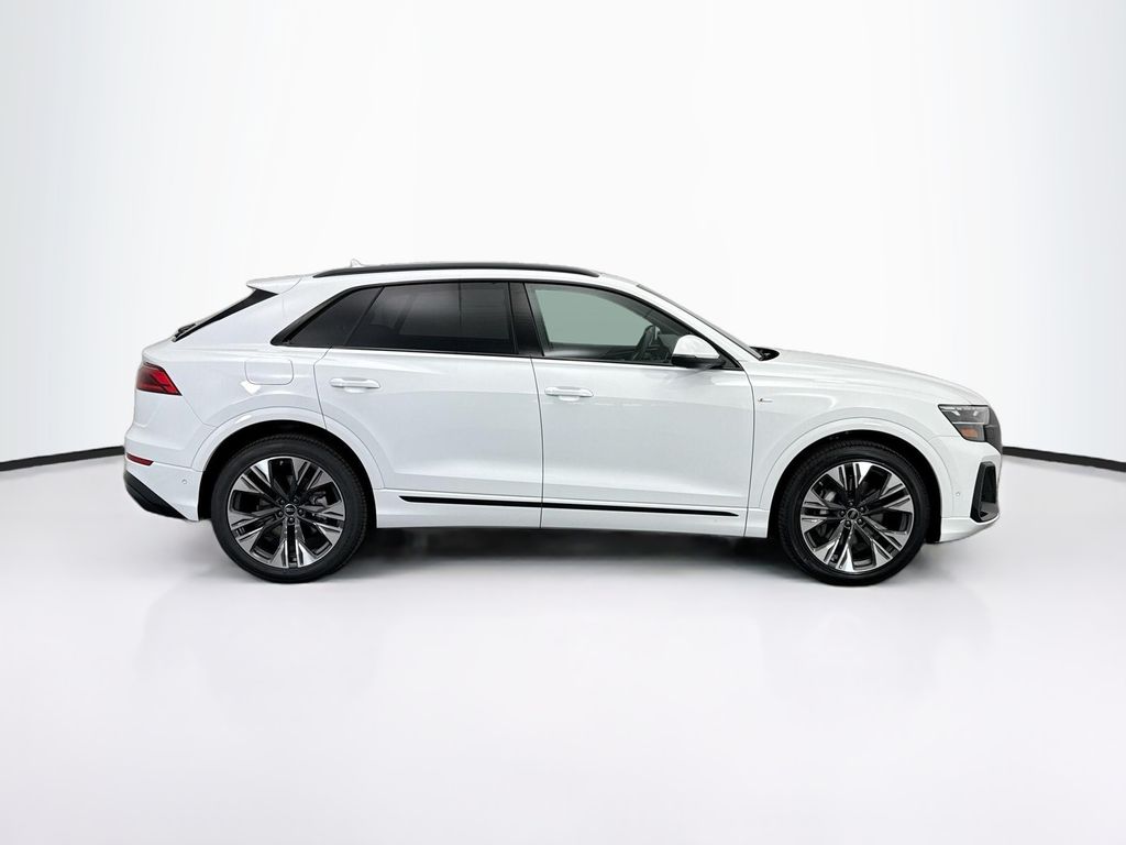 Thumbnail: 2026 Audi Q8 - 4