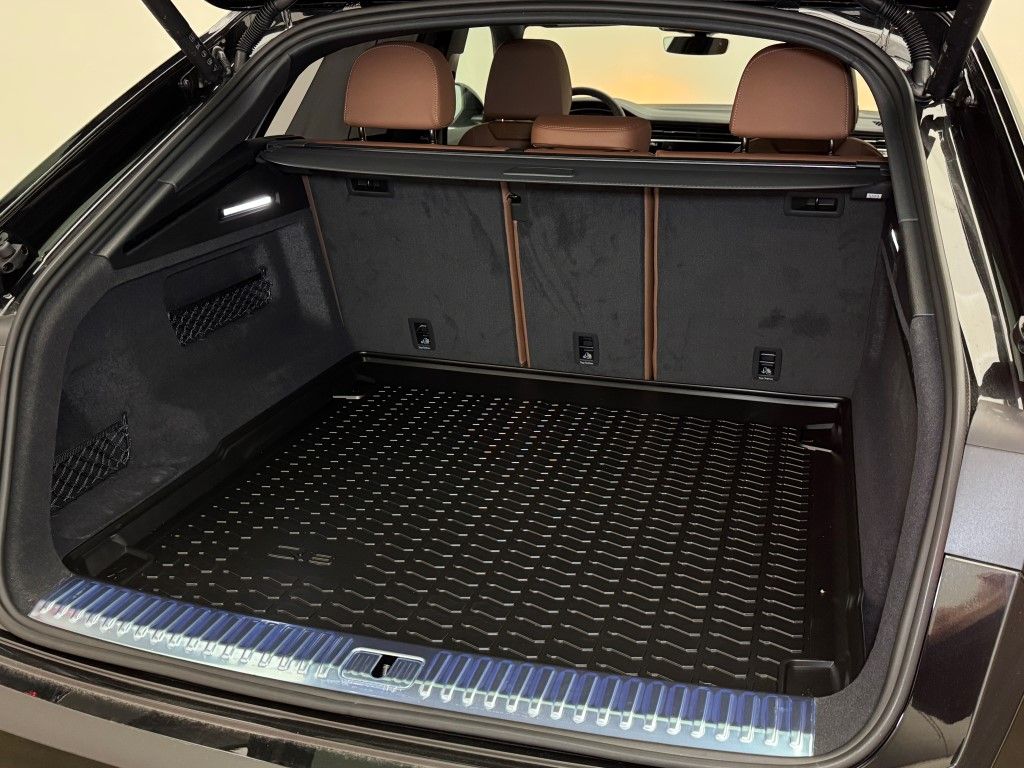 Thumbnail: 2025 Audi Q8 - 22