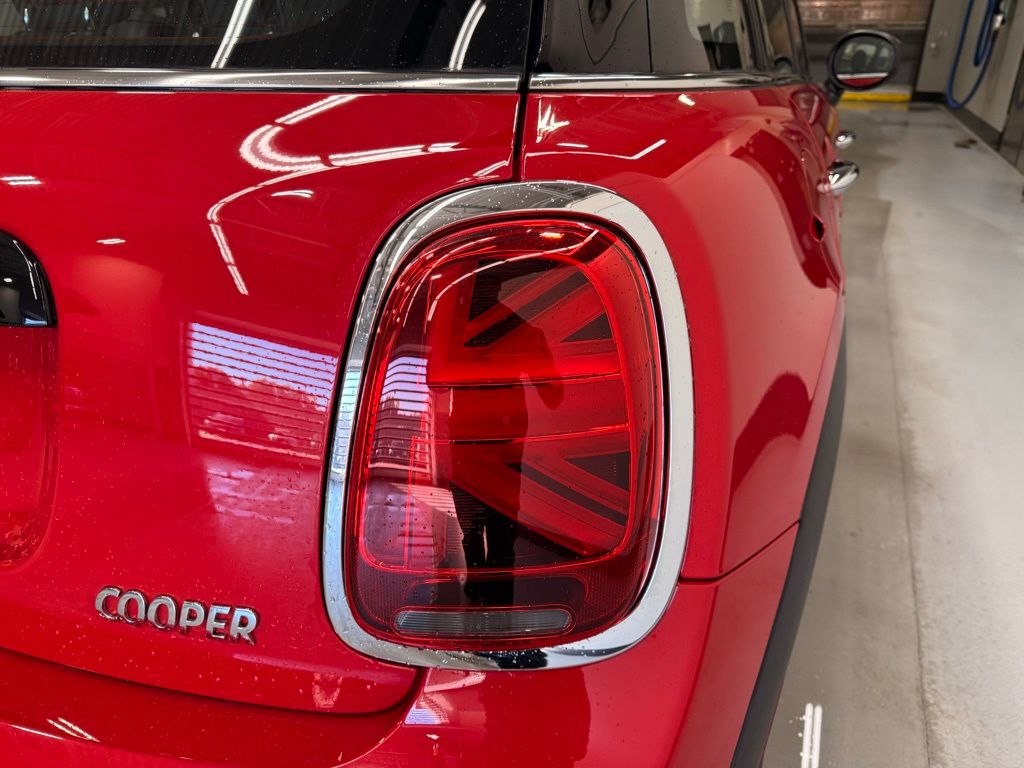 Thumbnail: 2022 MINI Cooper - 5