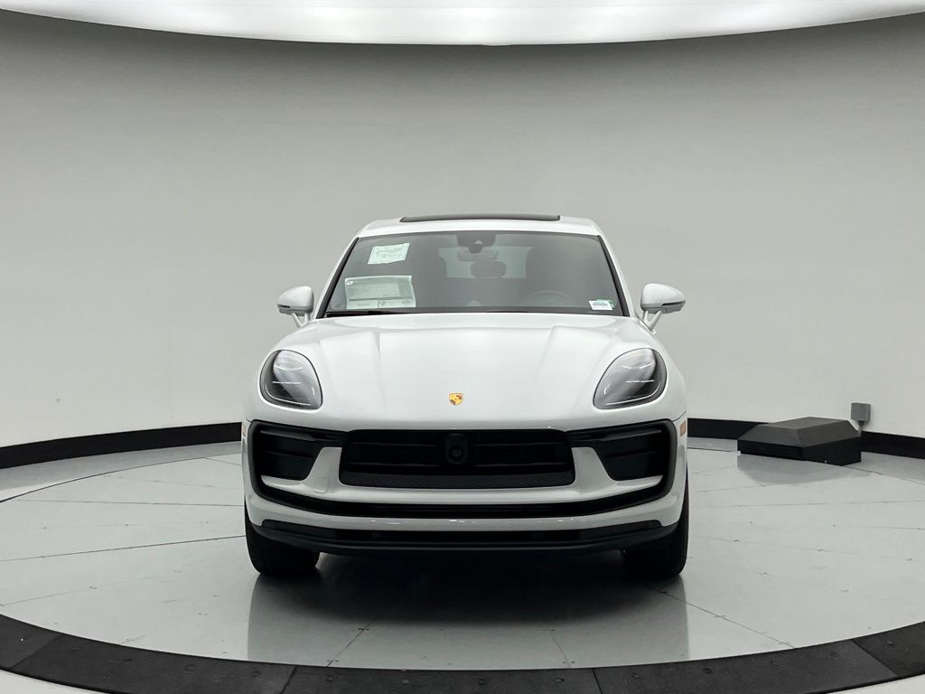 Thumbnail: 2026 Porsche Macan - 6