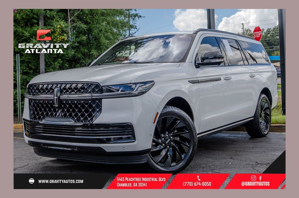 Pristine White Metallic Tri-Coat 2025 Lincoln Navigator SUV / Crossover Four-Wheel Drive Automatic