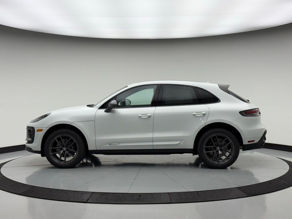 Thumbnail: 2026 Porsche Macan - 2
