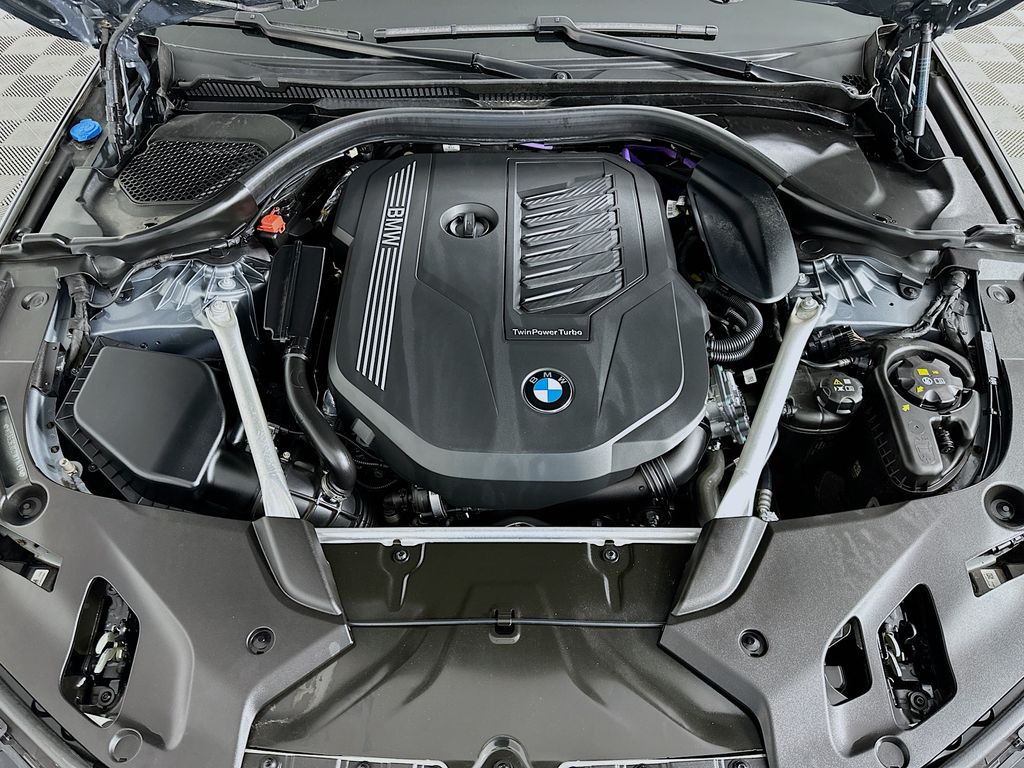 Thumbnail: 2023 BMW 5 Series - 31