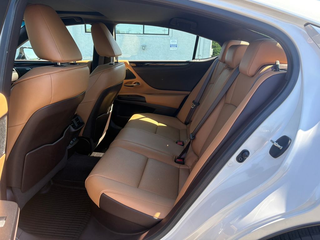 2020 Lexus ES 300h
