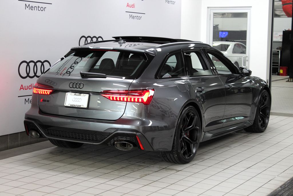 Thumbnail: 2026 Audi RS 6 - 6